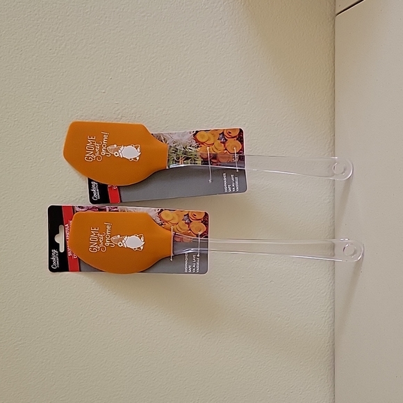 Brand new Two Gnome spatulas.. - Picture 2 of 3